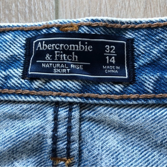 Abercrombie & Fitch Light Wash Blue Denim Mini Skirt - Picture 5 of 10